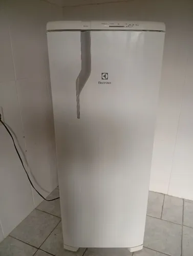 Geladeira eletrolux RE31