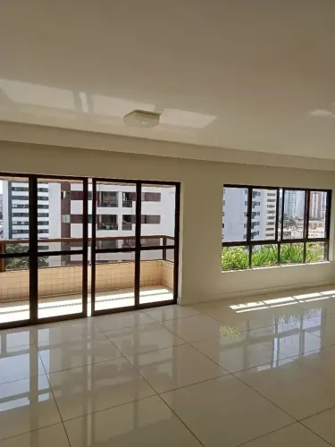 Imóvel para aluguel tem 123 metros quadrados com 3 quartos em Casa Forte - Recife - PE