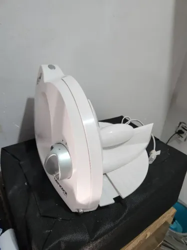 Fatiador Elétrico de Frios Queijo Lenoxx 110v