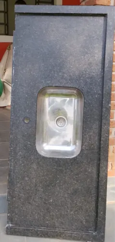 Oportunidade pia em granito preto com Cuba de um inox de 1,40