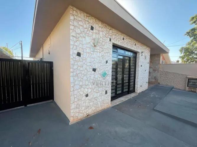 CASA COMERCIAL PARA LOCAÇÃO NA VILA SANTA CRUZ