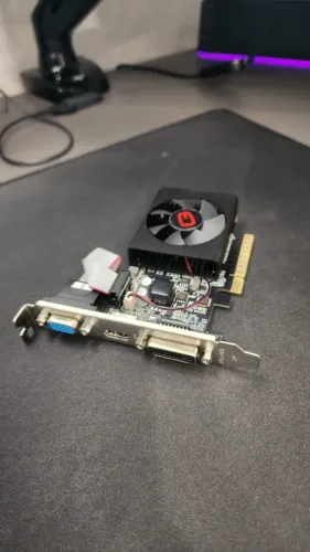 Placa de Vídeo Nvidia GeForce GT 730 2GB GDDR3 Quad HD PCI-Express NOVA