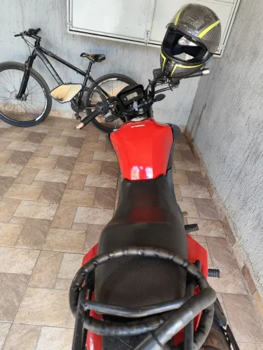 Vende-se moto em bom estado de uso 