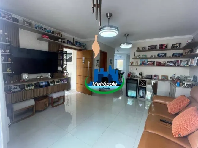Sobrado com 3 dormitórios à venda, 126 m² por R$ 975.000,00 - Vila Rio de Janeiro - Guarul