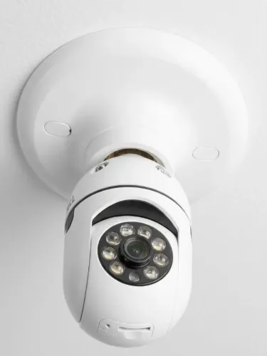 Câmera Lampada Wifi App Yoosee 360 Visão Noturna Com Audio (Usado)