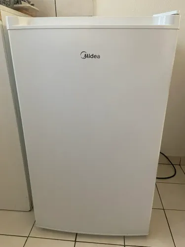 Frigobar Midea