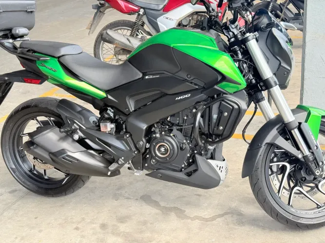 Bajaj  Dominar 400 Moto de Garagem semi nova. 