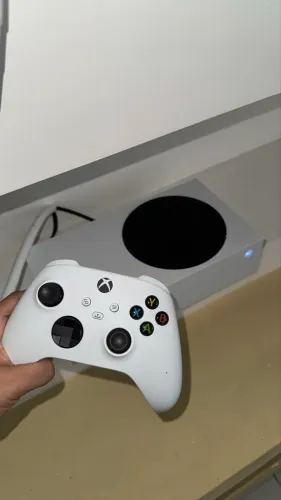 Xbox novíssimo com caixa e 2 controle 2 meses de uso