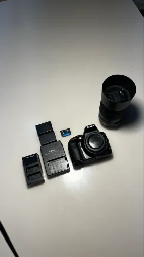 Kit Nikon D5300 + Lente 55-300mm VR + 2 Baterias Originais + 32GB