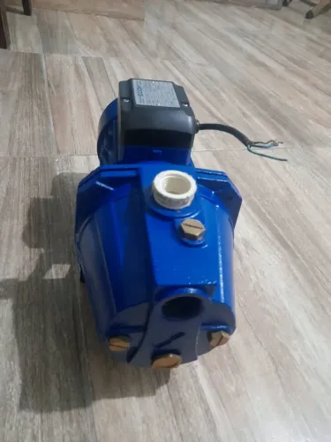 Bomba d'água auto aspirante
