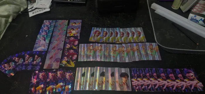 PHOTOCARDS GUERREIRAS DO KPOP<br><br>DEMON HUNTERS (DESCRIÇÃO)