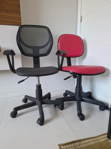 Cadeiras com rodinhas ótimo preço