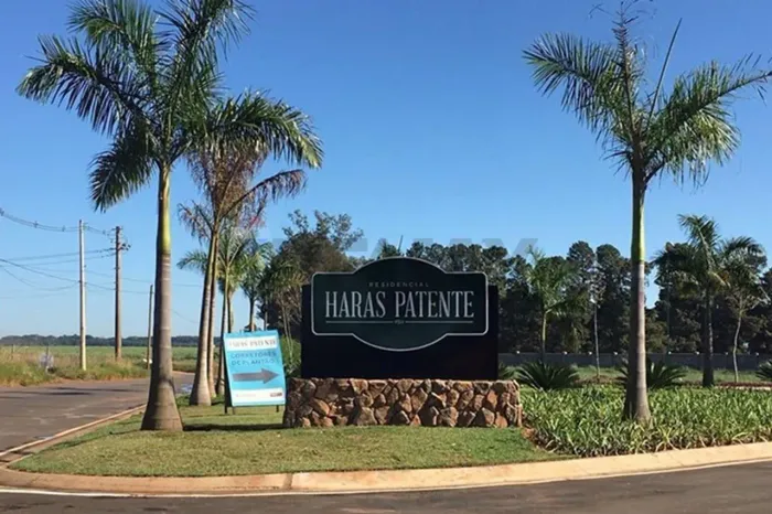 Terrano frente para o Lago no Residencial Haras Patente: 883m²