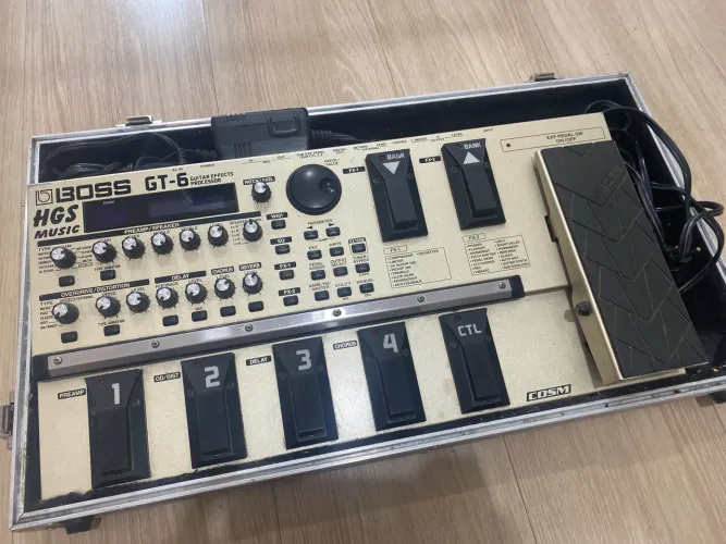 Pedaleira BOSS GT 6 - Acompanha Case