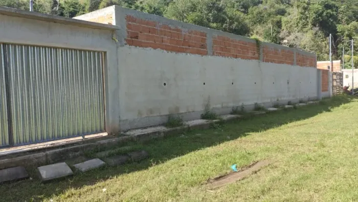 Terreno a venda a poucos metros do largo do rio da prata em Campo Grande ? ? Agende uma V