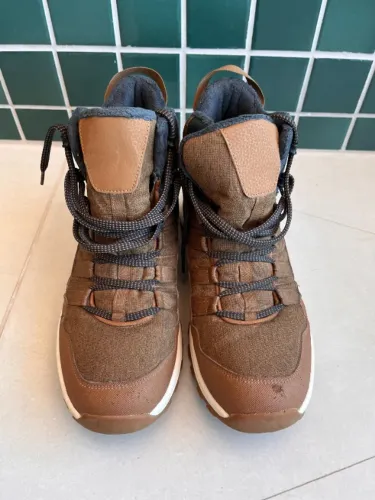 Vendo Bota de Trilha Quechua SH100 X Warm Impermeável - Marrom tam. 41