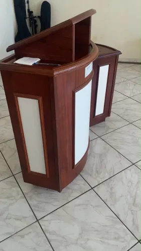 Púlpito de madeira