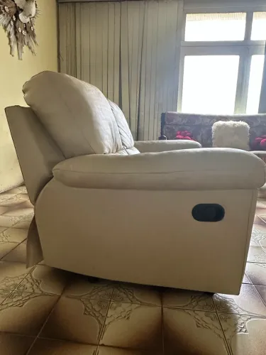 Poltrona 2 lugares reclinável em ótimo estado 