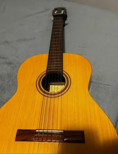 Violao pouco tempo de uso