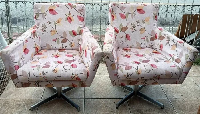 2 Poltronas giratória