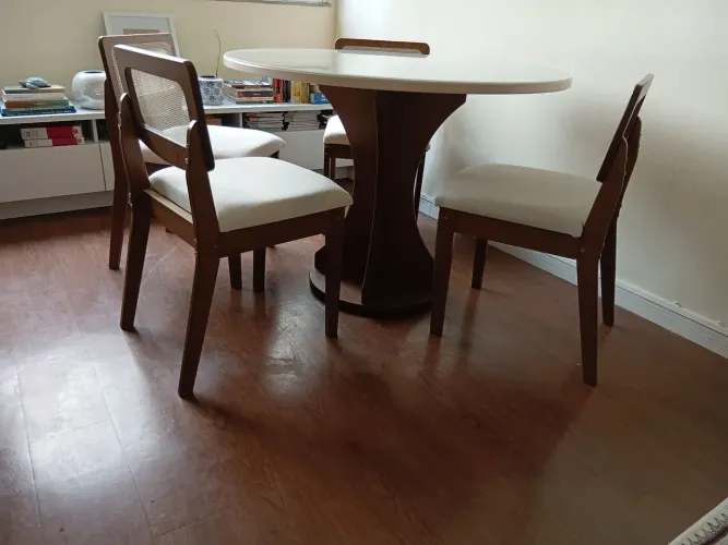 Mesa de jantar redonda