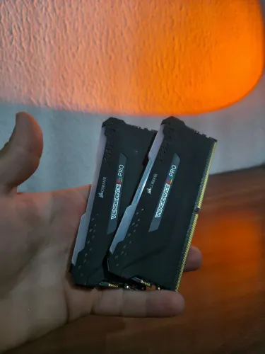 2x8Gb Corsair Vengeance Pro RGB - 3200Mhz - Envio OlxPay - Aceito cartão e Entrego