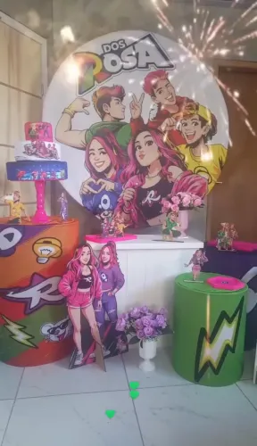 ? ?Não perca! Festa Emily Vick pronta pra você montar e arrasar!? ?