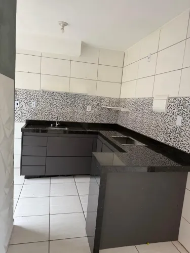 Alugo apto de 2 quartos, no Condomínio Bella Vitta 6, c/ planejados na cozinha