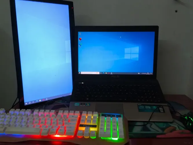 Notebook asus com i7, 120 gb e 8gb de ram, com monitor externo, teclado e mouse