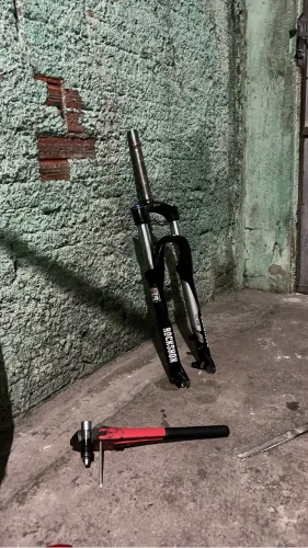 Suspensão rock shock
