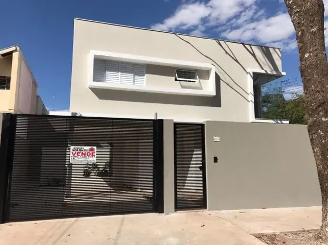 Sobrado à venda em Conjunto Habitacional Inocente Vila Nova Júnior, Maringá-PR