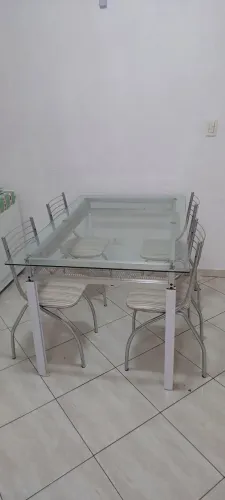 Mesa tampo vidro mais 4 cadeiras carraro.