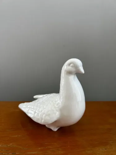 Pequena pomba em cerâmica weiss