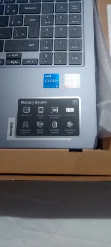 Vendo Noot Book Galaxy Book 4 Intel 5