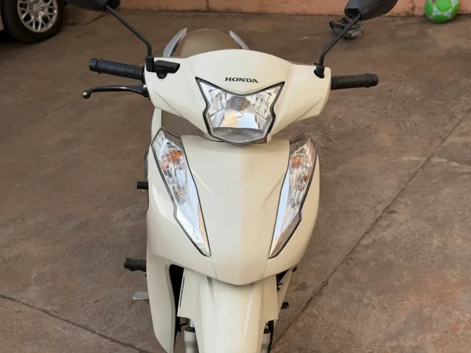 HONDA BIZ 125 (a mais nova de moc)
