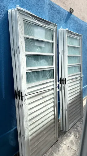 Portas de sala ou cozinha- branca com otimo custo 