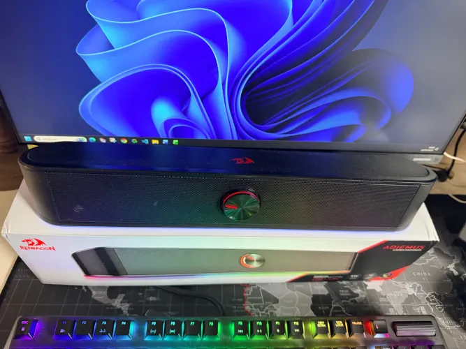 Soundbar Redragon GS560 RGB | Áudio de Qualidade para Desktop com Iluminação RGB