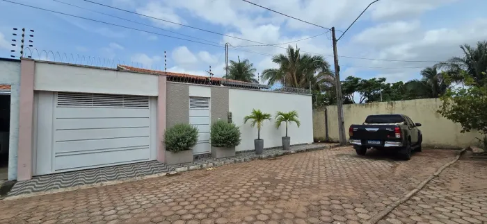 CASA A VENDA CONDOMINIO AMAZONAS