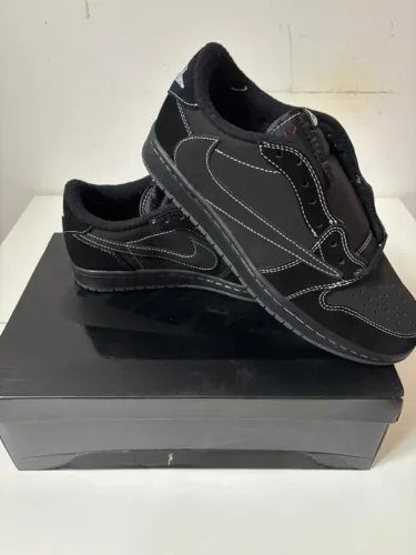 Tênis Air Jordan 1 Low Black/White TAM 40