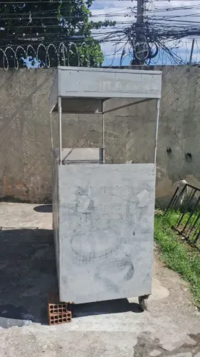Barraca de lanche com teto removível e armário em baixo