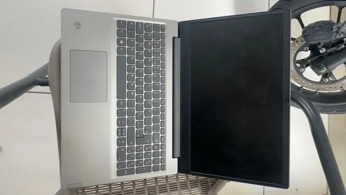 Notebook Lenovo IdeaPad S145 i5 10ª Geração, 8GB RAM - Com Defeito no Teclado