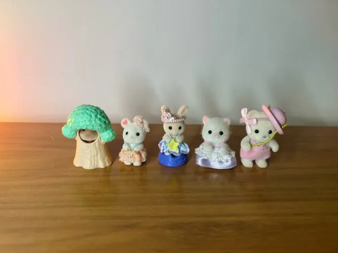 Lote 5 bonecos Sylvanian Families