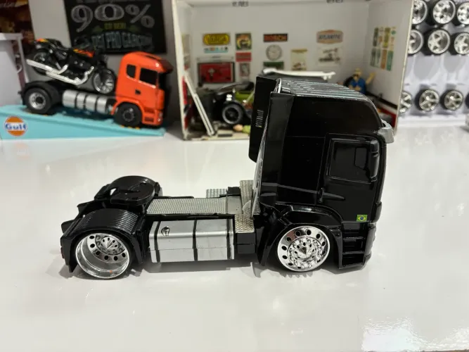 Miniatura caminhão vw  1;24