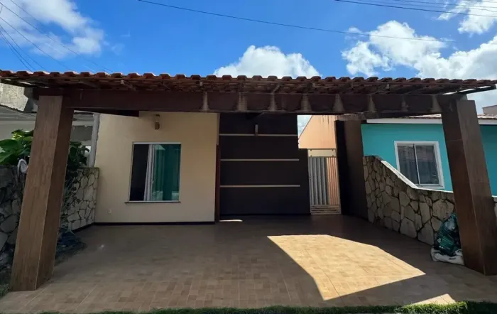 Vendo casa de 2/4, sendo uma suíte no condomínio Alegria 1- Sim