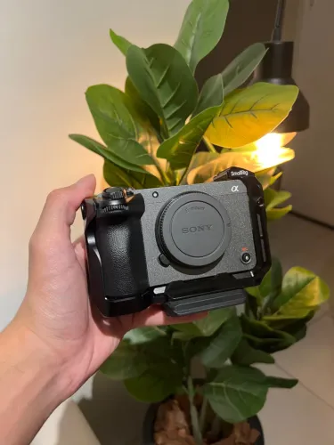 Sony FX30 + Cage + Cartão SD 256gb e 128gb da Lexar Profissional