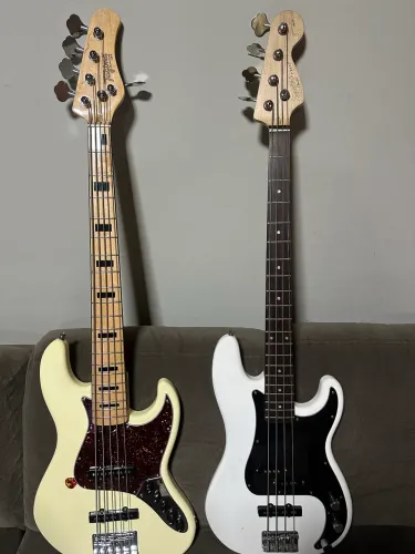 Troco dois contrabaixos por Fender Precision ou Jazz Bass