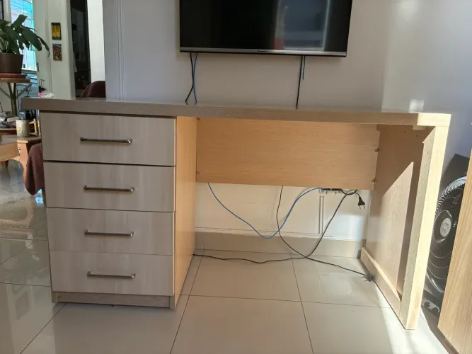 Escrivaninha / Mesa de Escritório em MDF Reforçado