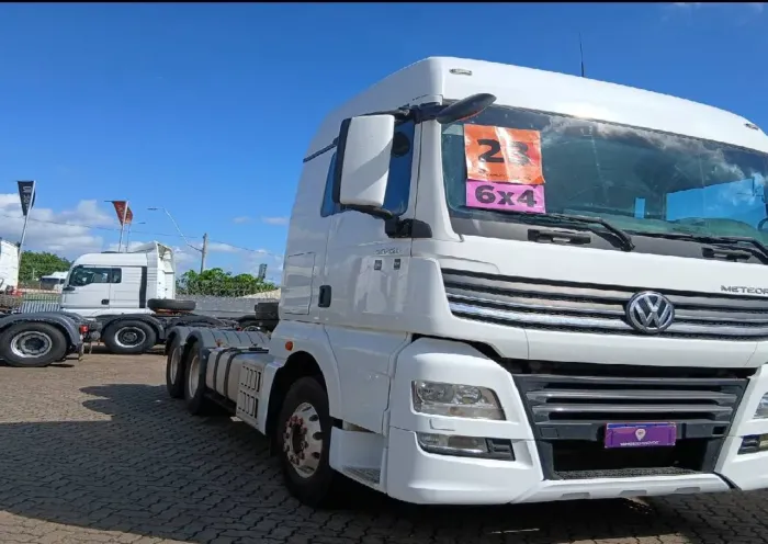 Volkswagen 29.520 Meteor 29.520 6x4 2p (diesel)(E5) 2022/2023 Vamos Seminovos São Leopoldo