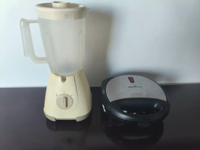 Liquidificador e Sanduicheira 