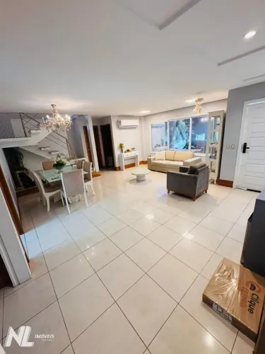 Excelente casa de condomínio